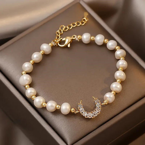 Cute Pretty Pearl Bracelet with Moon