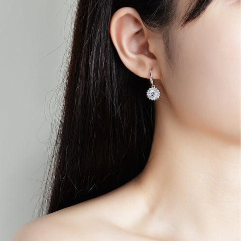 Gorgeous Adjustable 18K Moissanite Earring (Sunflower Style)