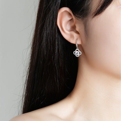 Gorgeous Adjustable 18K Moissanite Earring (Clover Style)