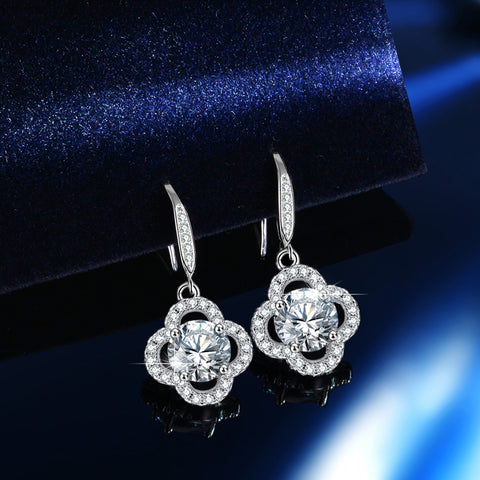 Gorgeous Adjustable 18K Moissanite Earring (Clover Style)