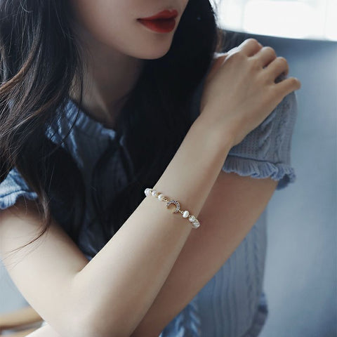 Cute Pretty Pearl Bracelet with Moon