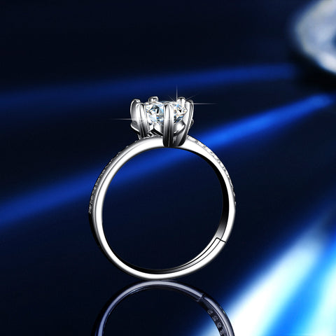 Gorgeous 18K Adjustable Moissanite Twisting Arm Ring (Six-claw Style2)