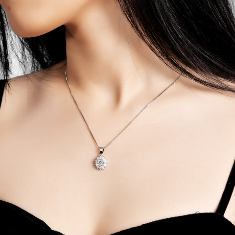 Gorgeous Elegant 18K Moissanite Set (Sunflower)