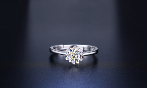 Gorgeous Adjustable 18K Moissanite Ring (Sunflower Style)