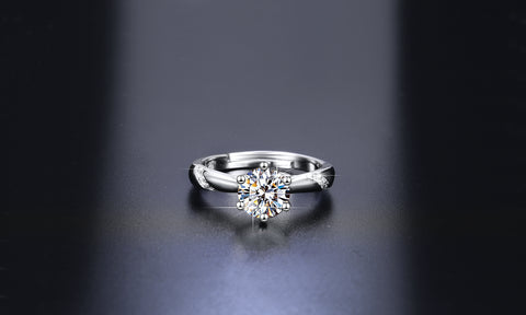 Gorgeous Adjustable 18K Moissanite Ring (Six-claw Style)