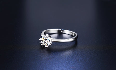 Gorgeous Adjustable 18K Moissanite Ring (Sunflower Style)