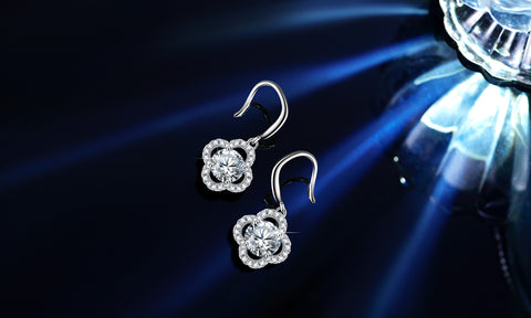 Gorgeous Adjustable 18K Moissanite Earring (Clover Style)