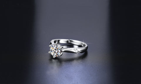 Gorgeous Adjustable 18K Moissanite Ring (Six-claw Style)