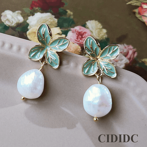 White Pearl Green Clover Leaf Earrings