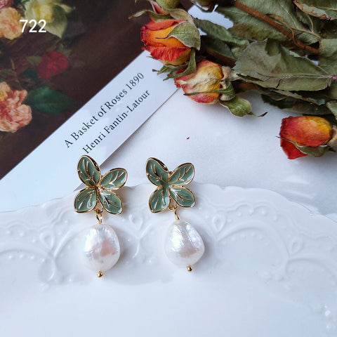 White Pearl Green Clover Leaf Earrings