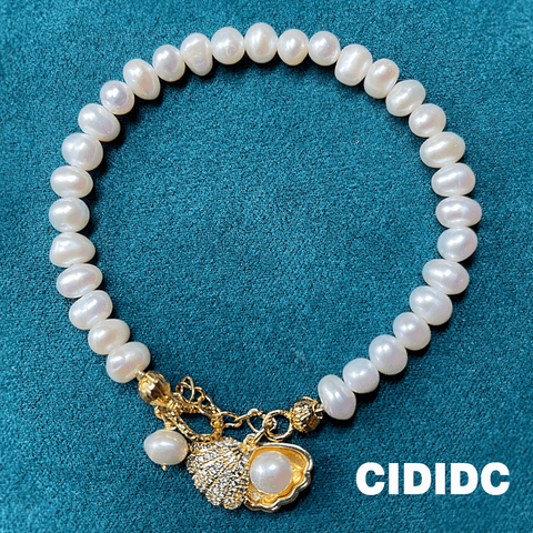 Shell Pearl Bracelet