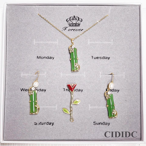 2PCS Gorgeous Cute Jade Set