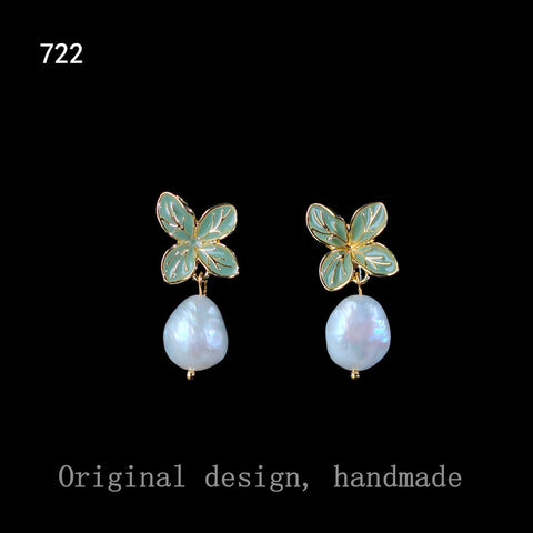 White Pearl Green Clover Leaf Earrings