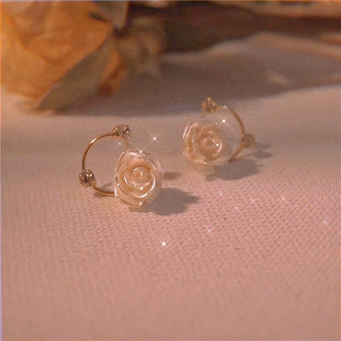 White Flower Exquisite Earrings