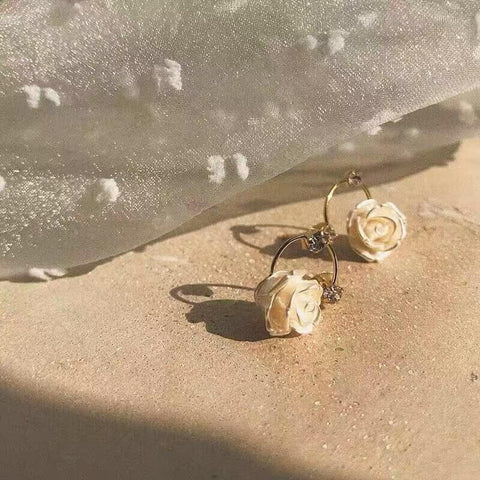 White Flower Exquisite Earrings