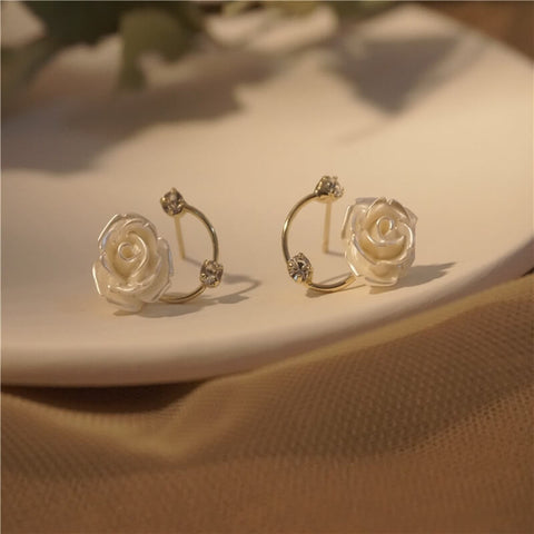 White Flower Exquisite Earrings